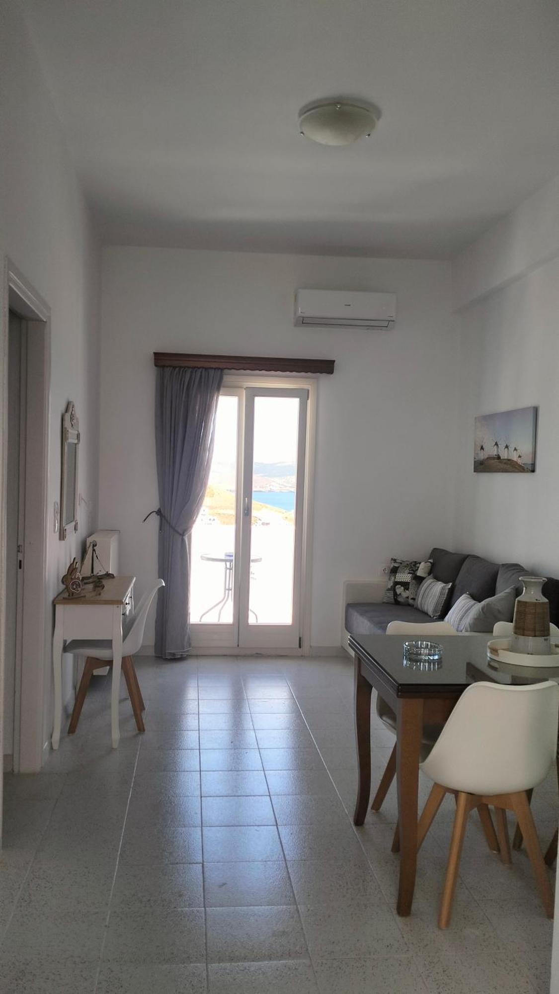 Апартаменты Θέαστρον - Theastron House With Great View In Chora Pera Gyalos Экстерьер фото