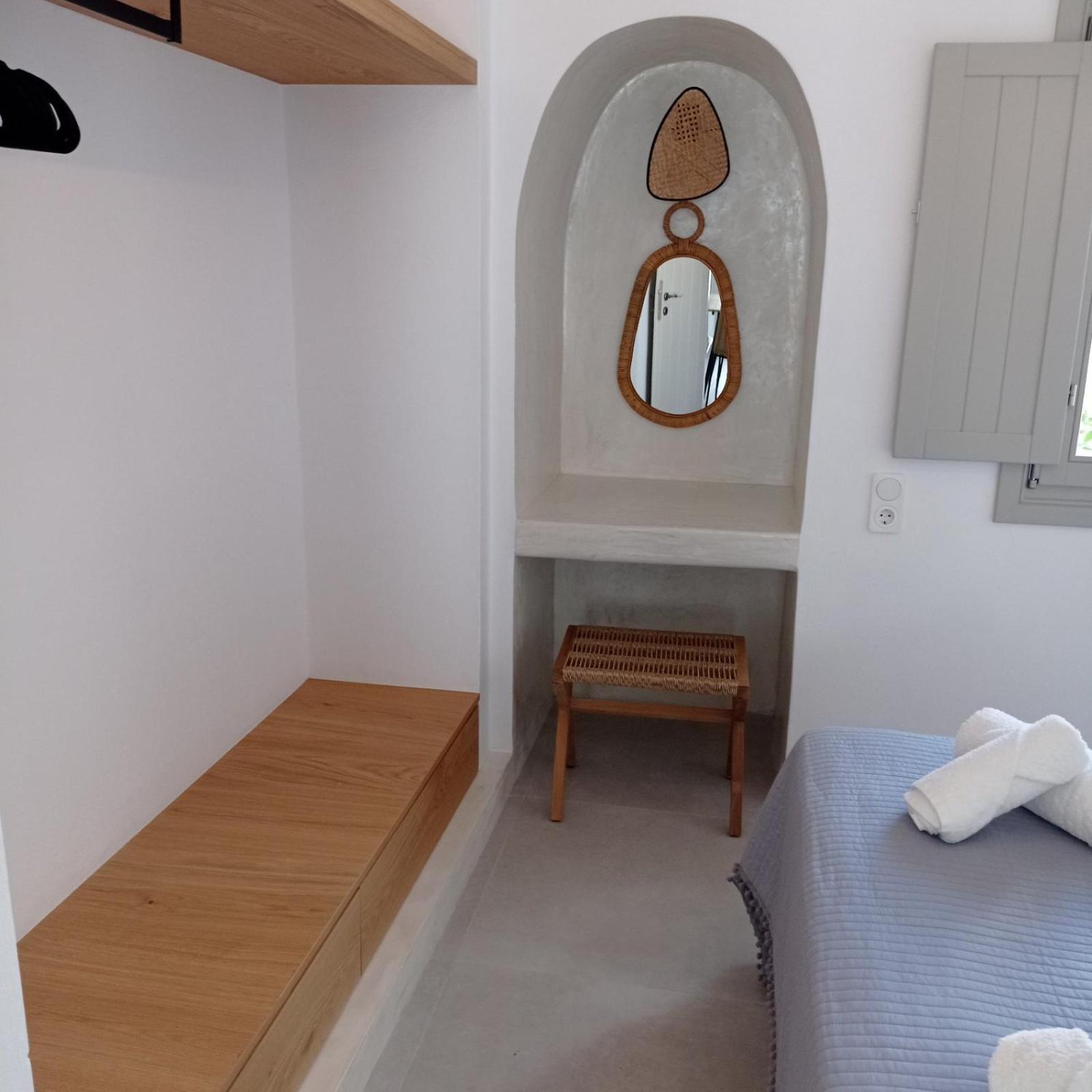 Апартаменты Θέαστρον - Theastron House With Great View In Chora Pera Gyalos Экстерьер фото