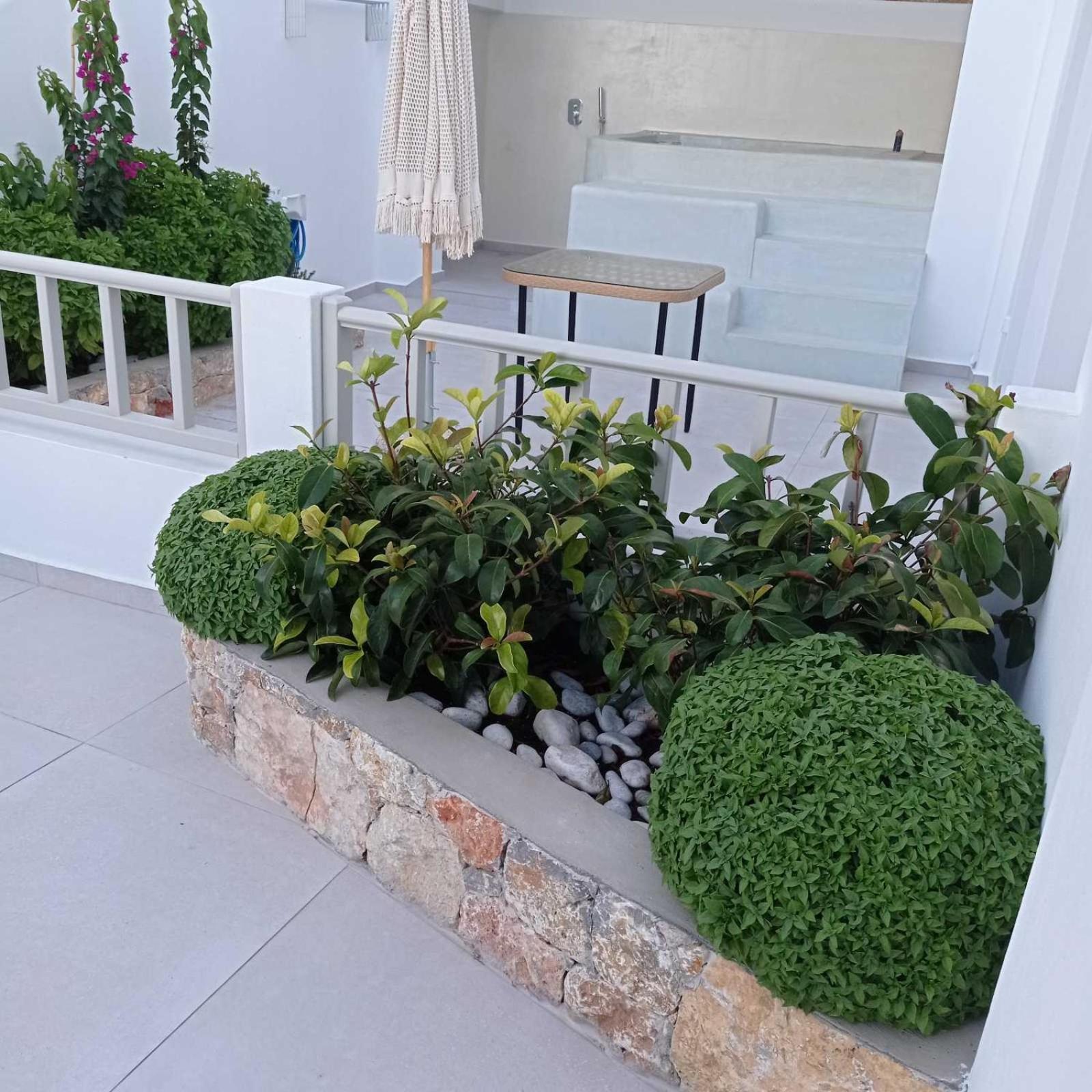 Апартаменты Θέαστρον - Theastron House With Great View In Chora Pera Gyalos Экстерьер фото