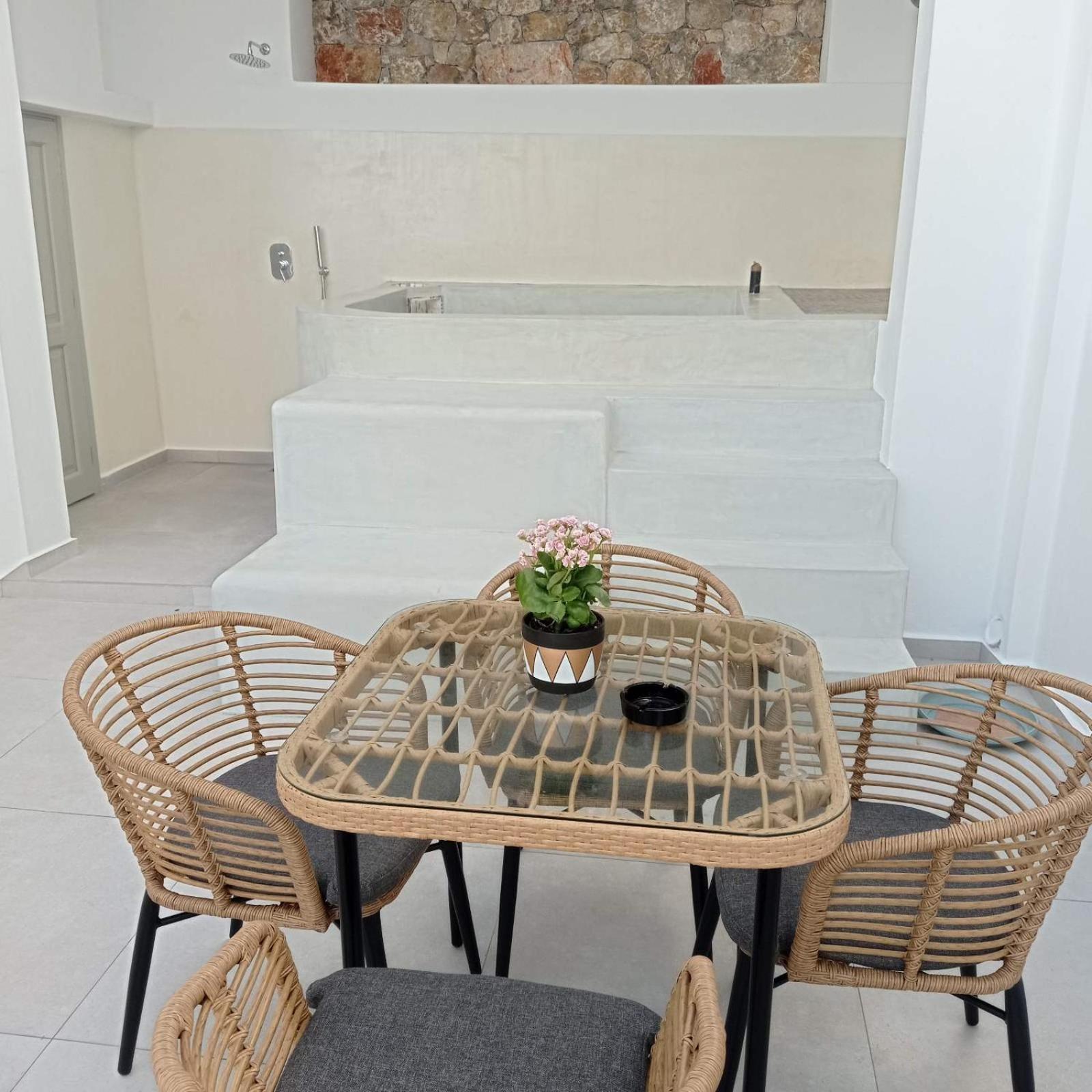 Апартаменты Θέαστρον - Theastron House With Great View In Chora Pera Gyalos Экстерьер фото