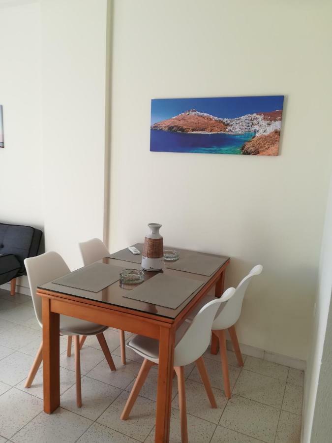 Апартаменты Θέαστρον - Theastron House With Great View In Chora Pera Gyalos Экстерьер фото